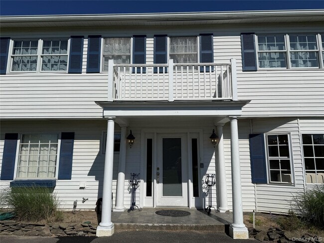 Building Photo - 250 Oneck Ln
