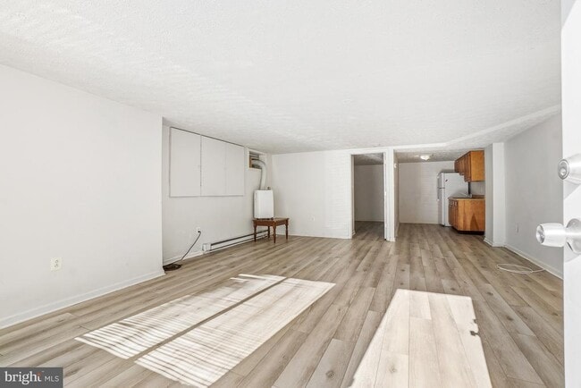 Building Photo - 6120 41st Ave Unit 3