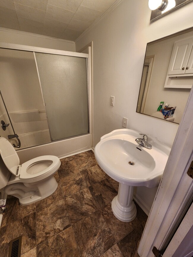 Photo - 2000 Oxnard Rd