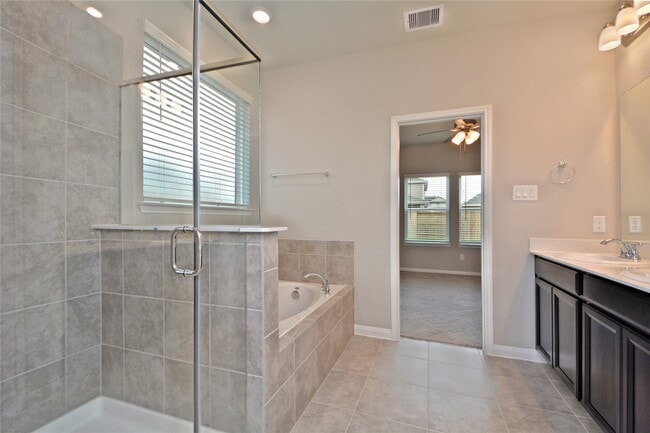 Photo - 1015 Modesto Dr