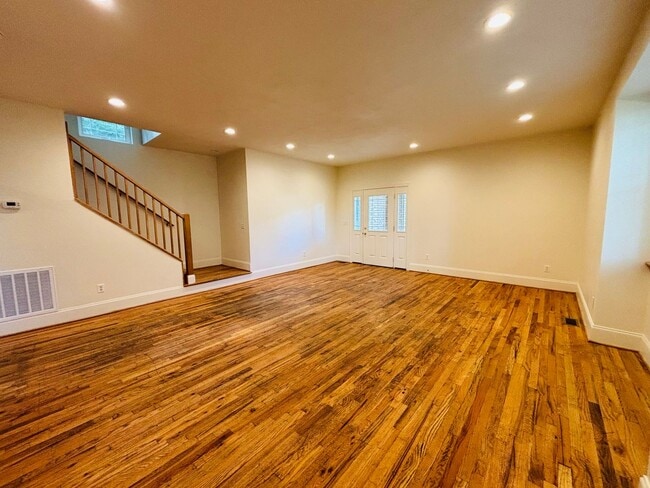 Photo - 625 Green St