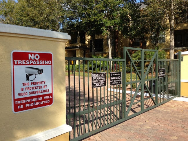 Photo - GOLF COURSE VIEW - FULLY UPGRADED WITH LAMINATE FLOORS & GRANITE COUNTERS Unit 1430