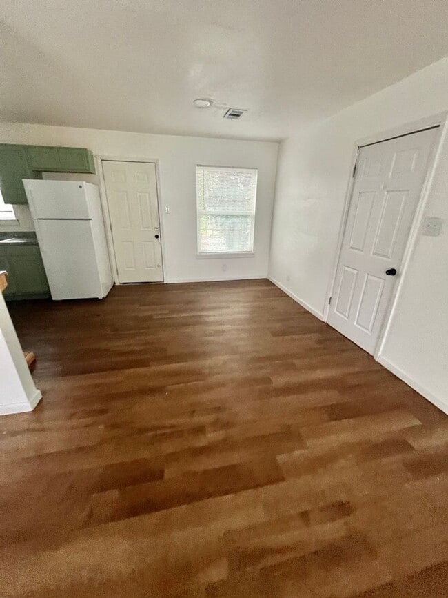 Photo - 3bed 1 bath / NOW AVAILABLE!