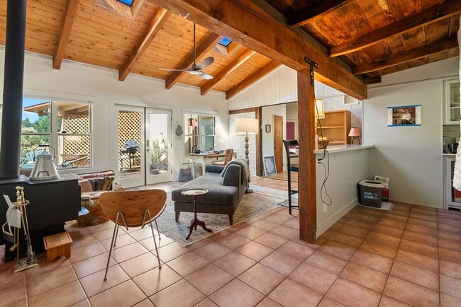 Photo - 3700 Las Pilitas Rd Unidad Master Bedroom