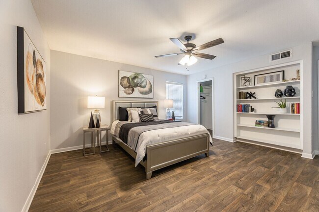 Photo - Good Price. Great Space. Unit GNT2