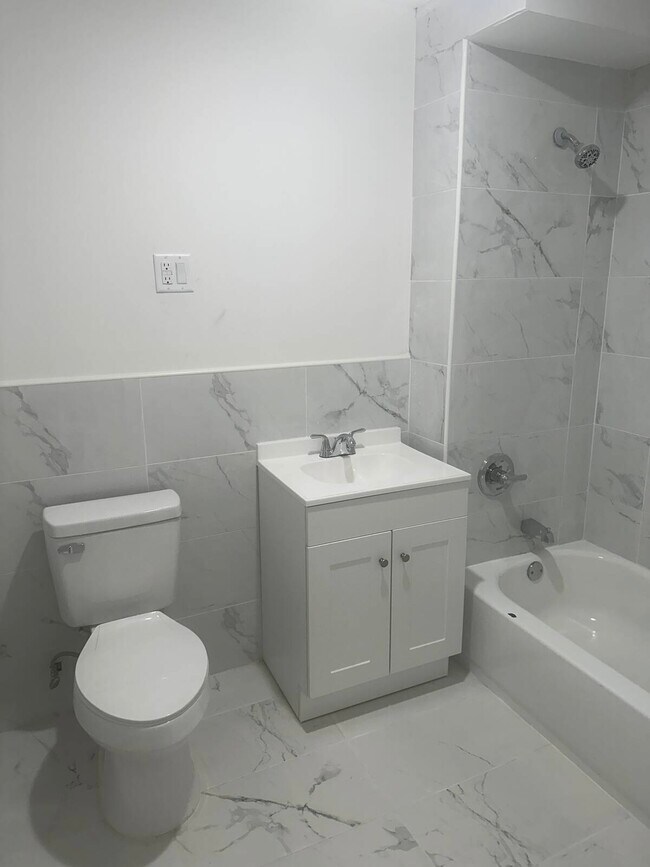 Photo - 947 College Ave