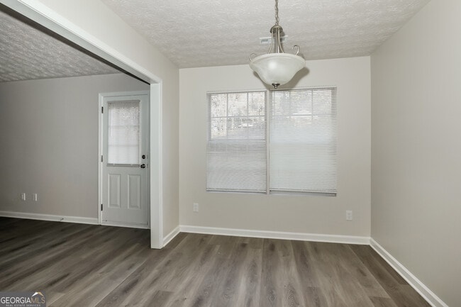 Photo - 955 Foxworthy Ln