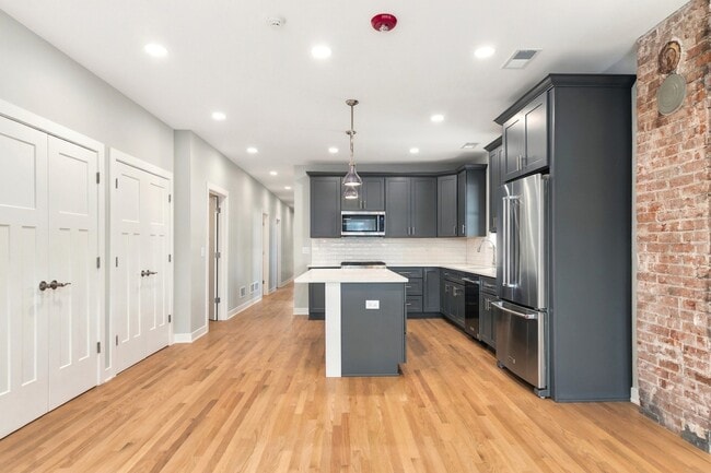 20 W Jefferson Ave
