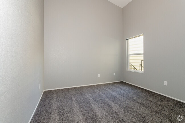 1BR, 1BA - 687SF