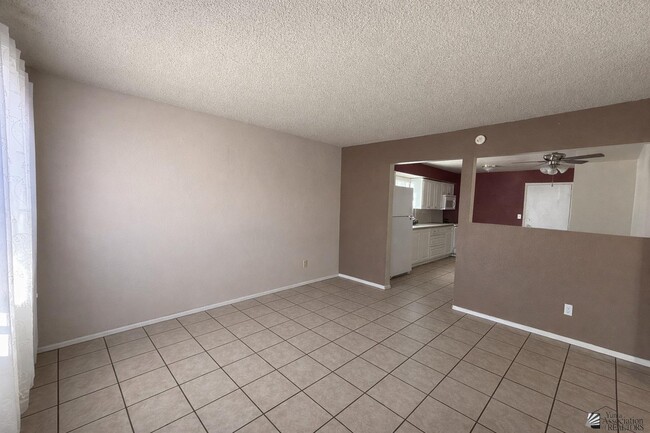 Photo - 2007 S Maple Ave Unidad A