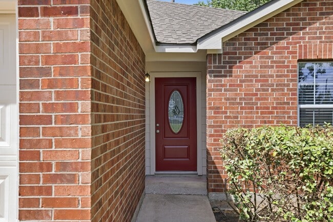 Photo - 17819 Gimbal Way