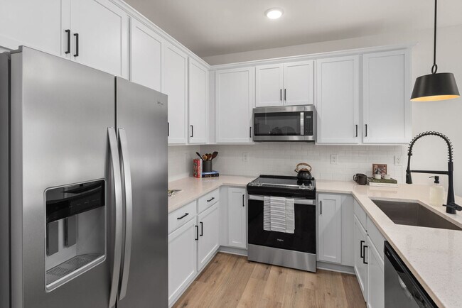 Photo - Avery Square