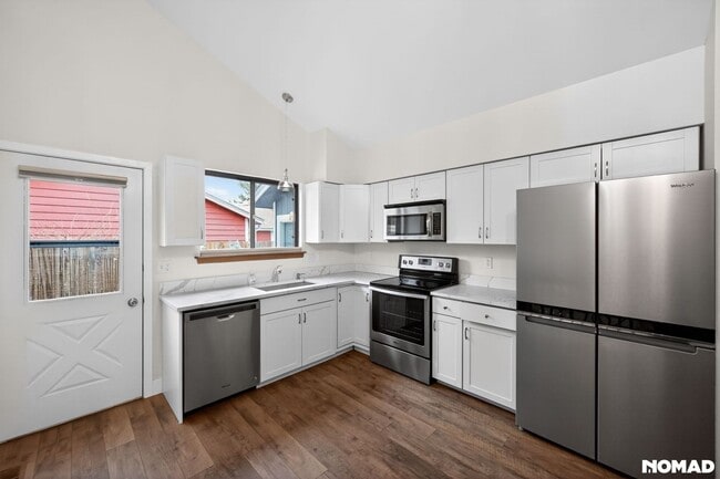 Photo - 443 Lincoln Cir