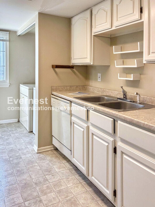 Photo - 2924 Ross Dr