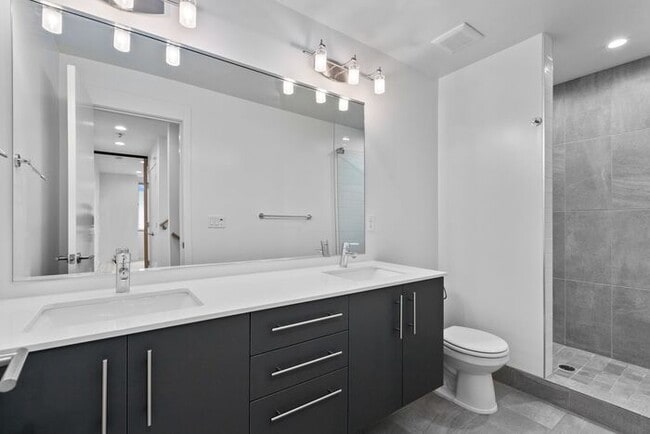 Photo - Sweet Ultra-Modern Air-Conditioned West Se...