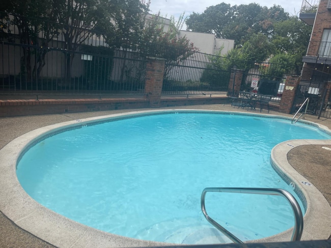 Photo - 7025 Hemlock Ave Unidad 305