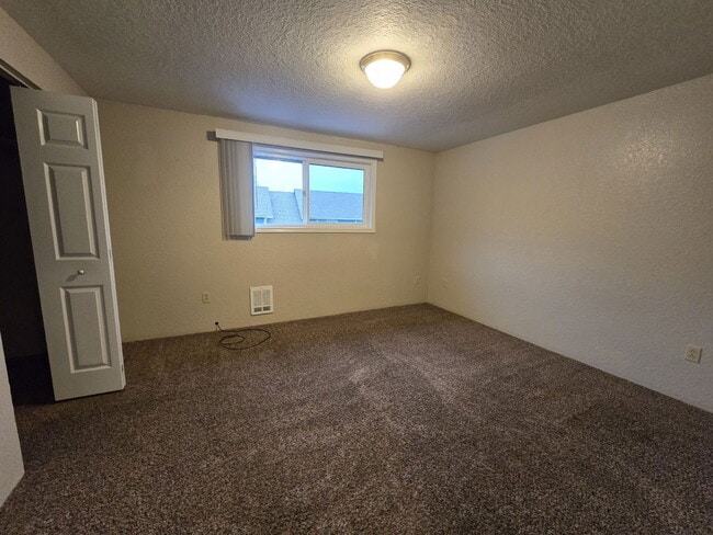 Photo - 146 NE Atkinson Ct Unidad 24