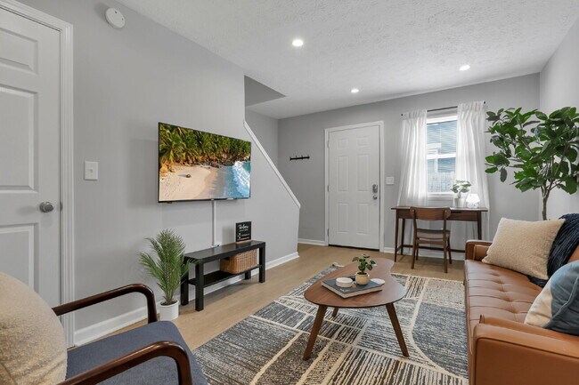 Photo - 380 Forest St Unidad D