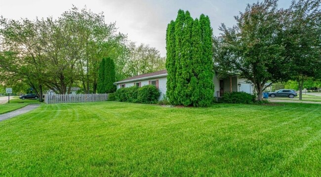 Photo - 479 Meadow Ln