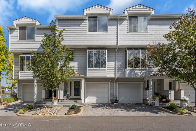 165 Riddle Ave