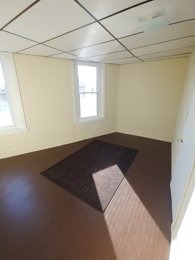 Building Photo - 1538 Point Breeze Ave Unit 1538 Pt Breeze 2nd Floor - Rental