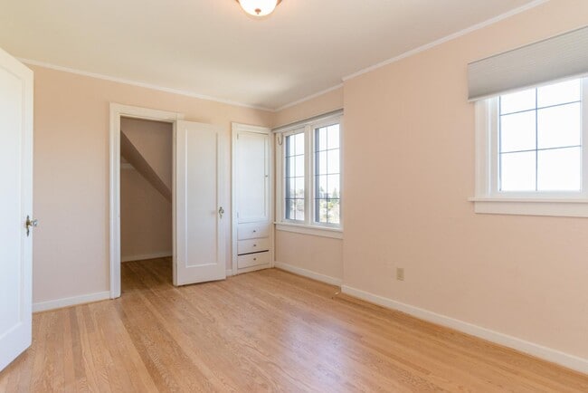 Building Photo - 721 W Florentia Pl Rental