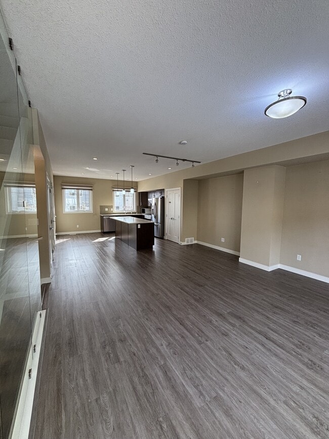 Photo - 1023-1173 173 St SW