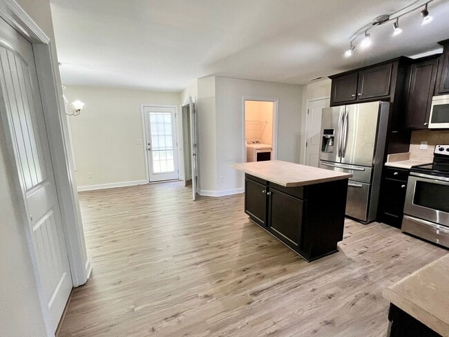 Photo - 3Bedroom Avail in Carolina Plantation!