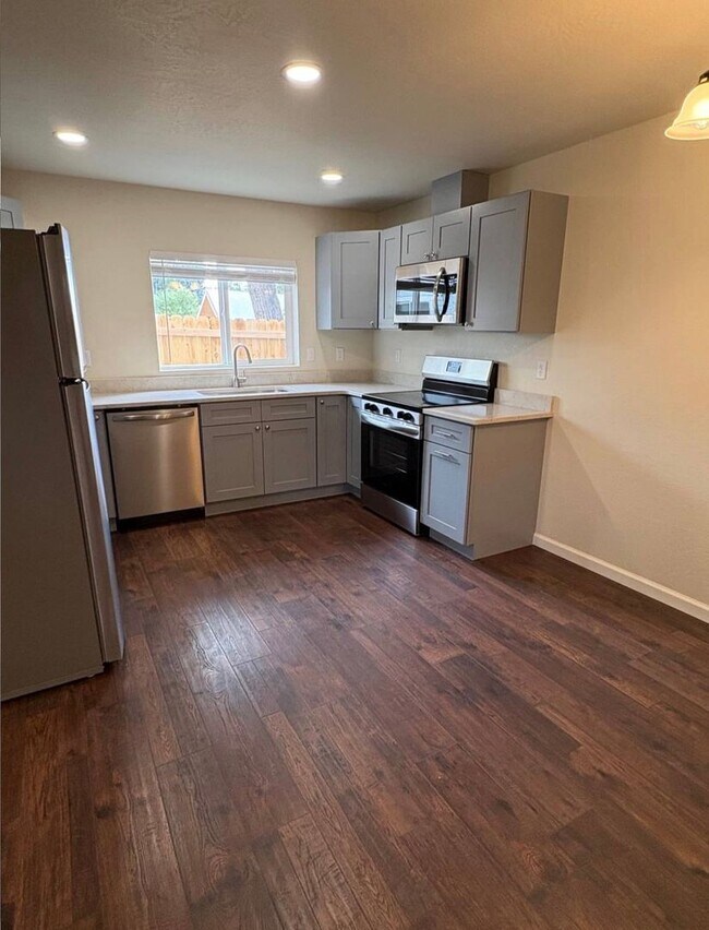Photo - 613 St Thomas Ln Unit 613 St Thomas Lane #B