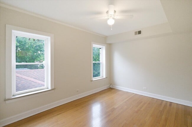 Photo - 2141 W Arthur Ave Unit 3