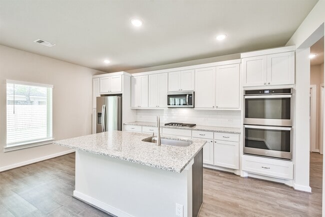 Photo - 118 Prairie Dawn Cir