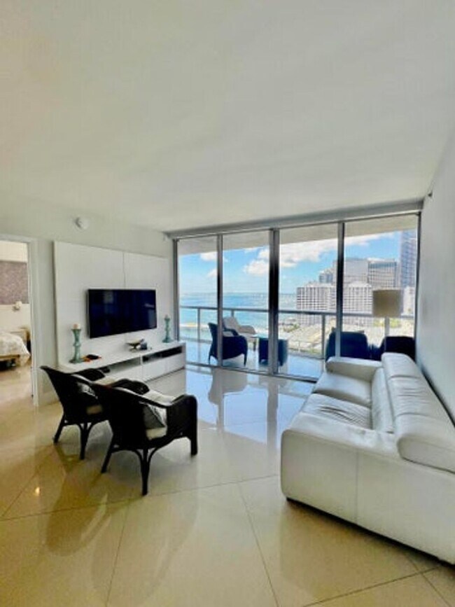 Photo - 495 Brickell Ave
