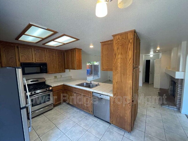 Photo - 4305 Hartlepool Way