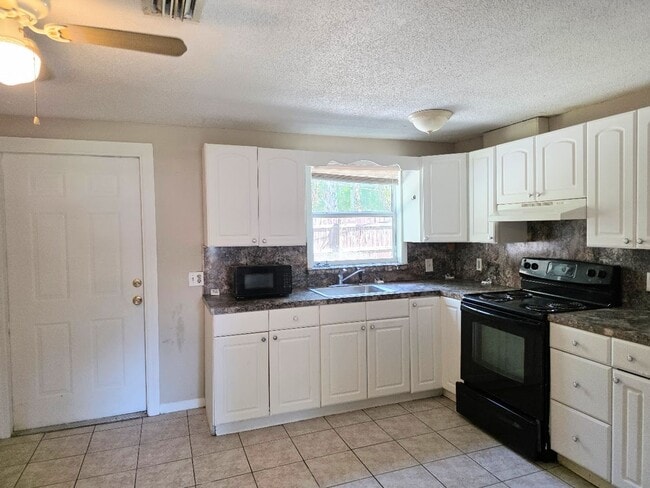 Photo - 1123 NE 5th Ave