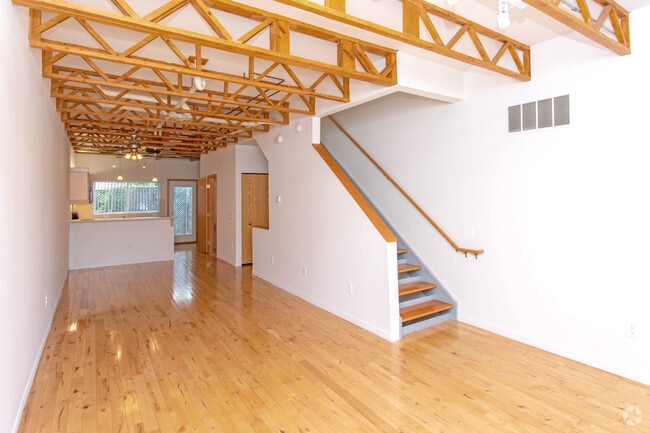 2BR, 2.5BA - 1,540 SF