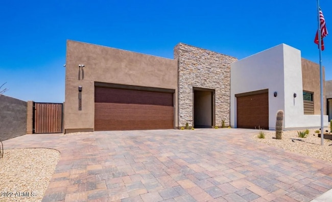 Main housw - 1332 E La Mirada Dr House
