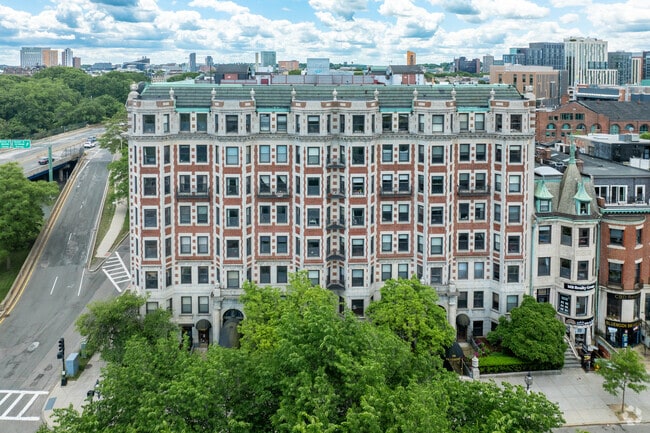 Exterior - The Braemore