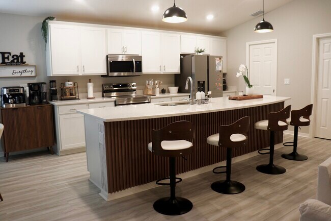 Photo - 1420 Fleur Dr