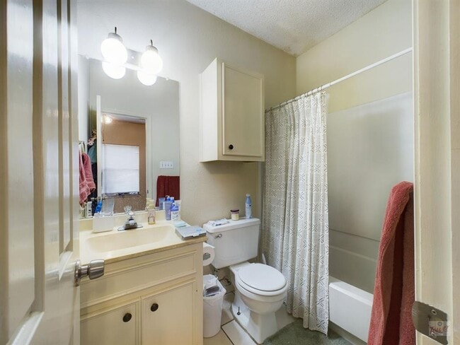 Photo - 4111 Speedway