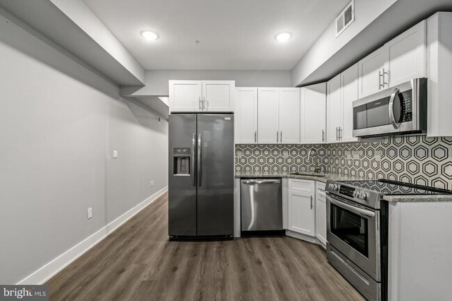 Photo - 2119 N Front St Apartment Unit 001