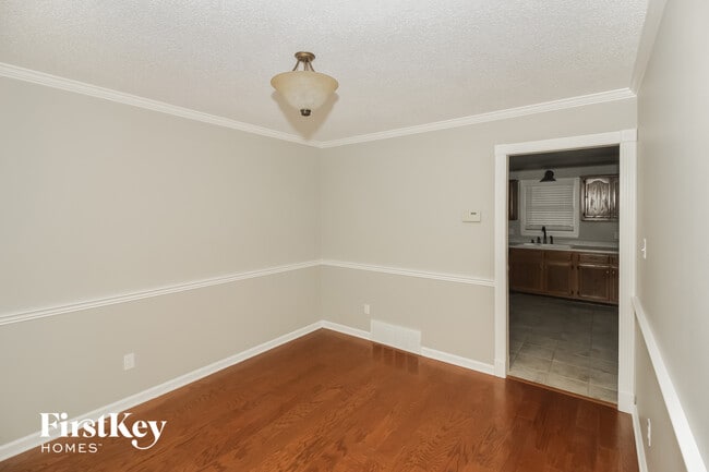 Photo - 980 Yorktown Rd