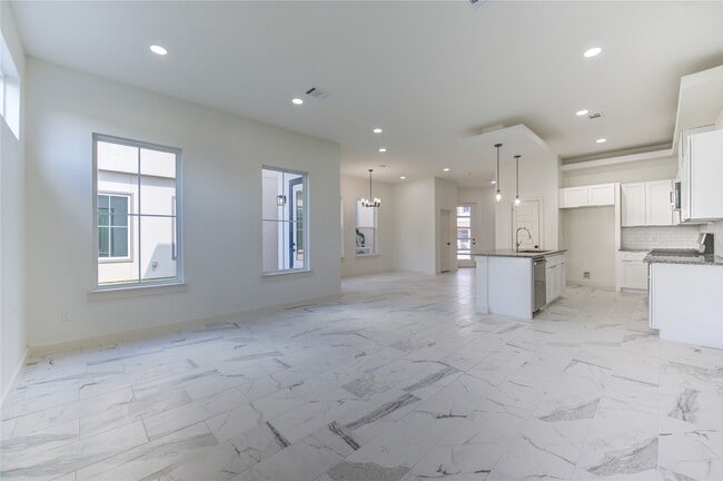 Photo - 2917 El Fenice Ln