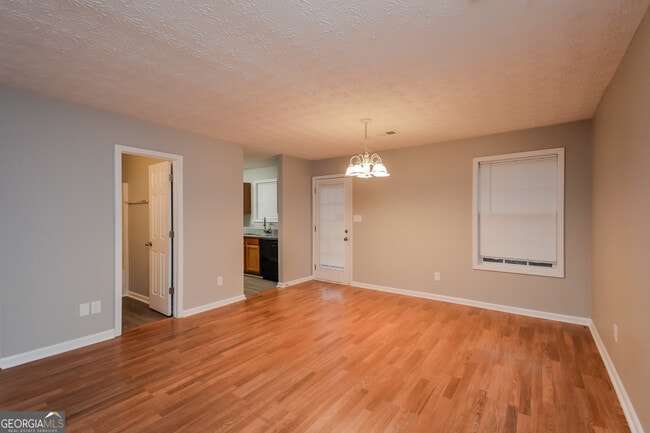 Photo - 614 Dove Cove