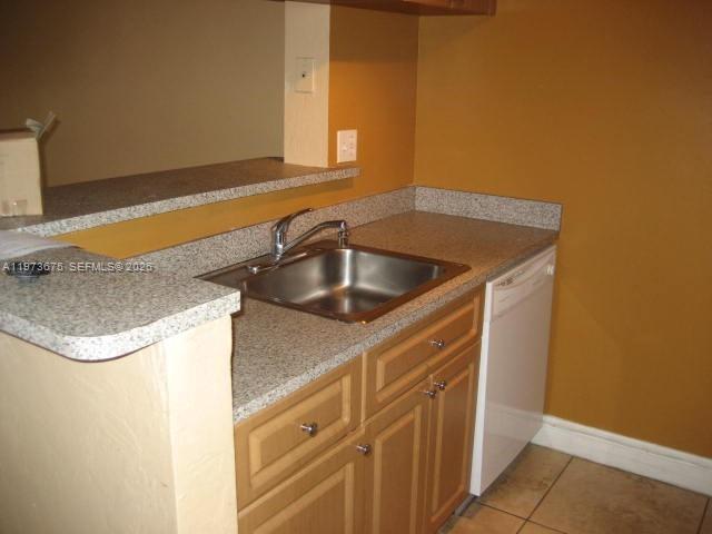 Photo - 10832 N Kendall Dr Unit U-6