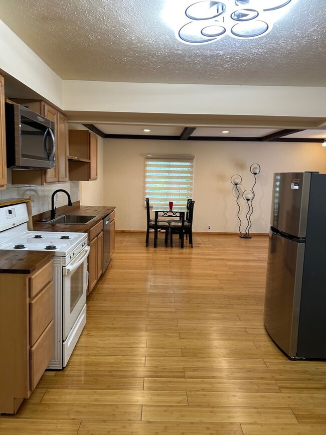 Photo - 3 Bedrooms One Floor Ranch House with 2 car attached garage in Lyndhurst