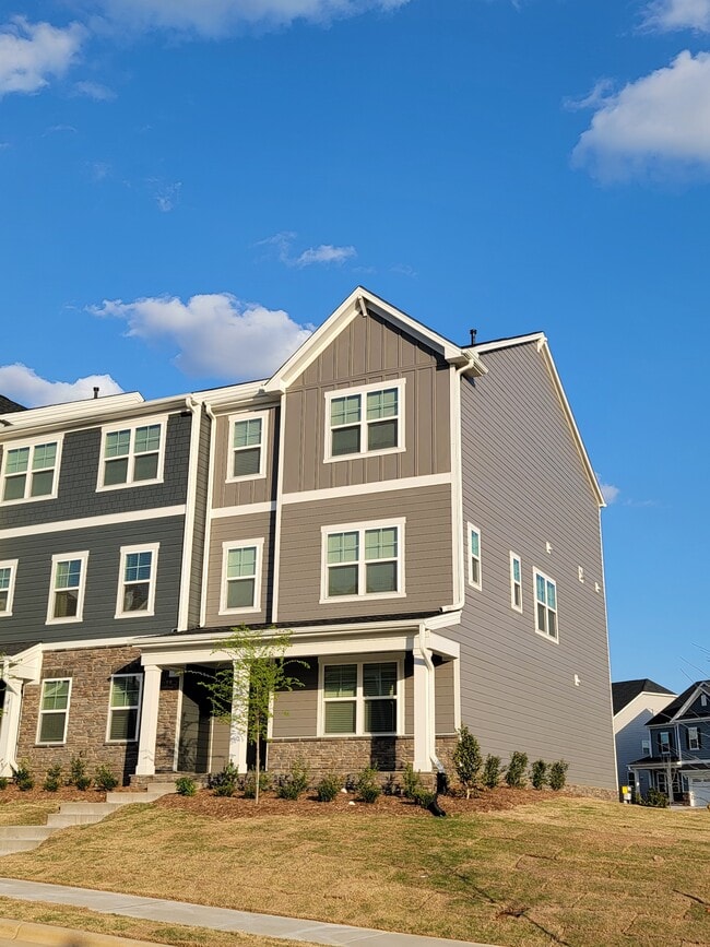 Building Photo - 1467 Jay Rd