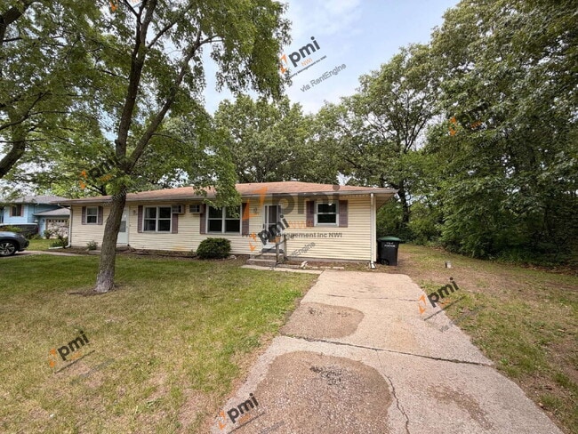 Building Photo - 5372 Plaza Ave Unit 5370