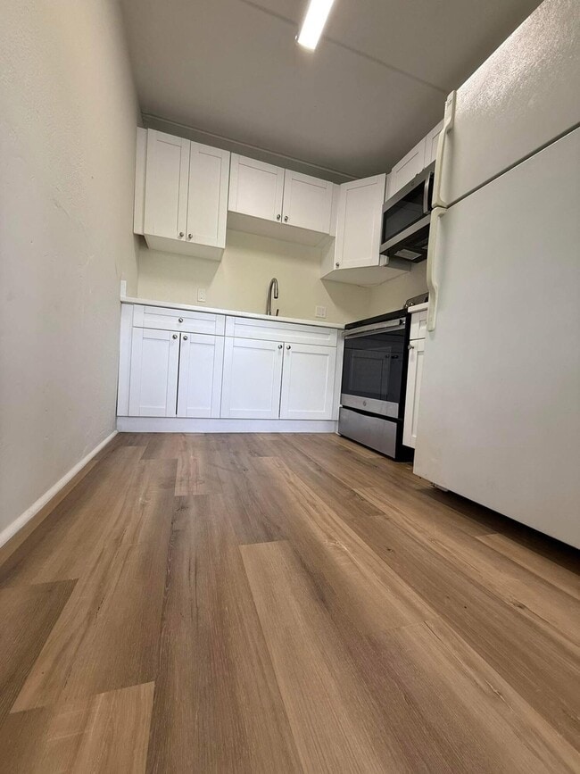 Photo - 2000 Springdale Blvd Unit 204