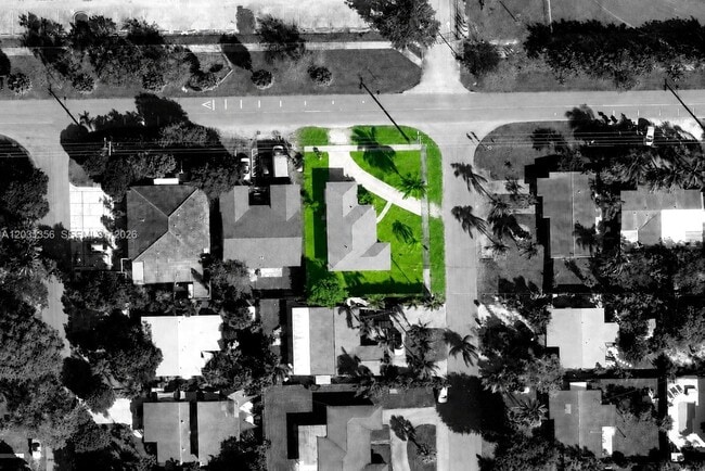 Photo - 231 NE 16th Ave