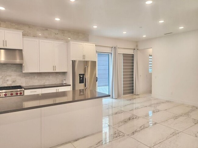 Photo - 16332 Dawn Wy